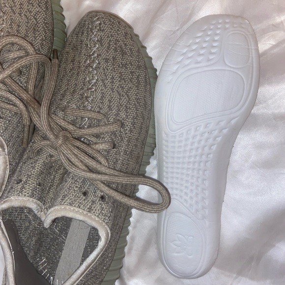 AUTHENTIC YEEZY BOOST 350 - Picture 4 of 7